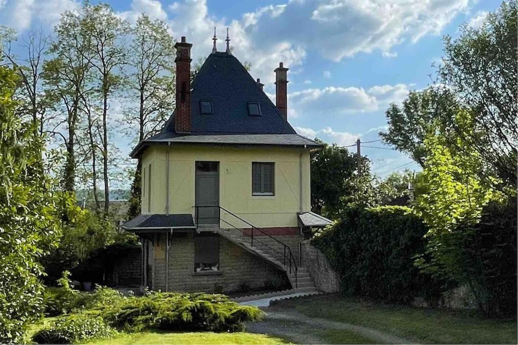 Maison Independante La Quietas Sur Les Hauteurs De Sedan Exteriör bild