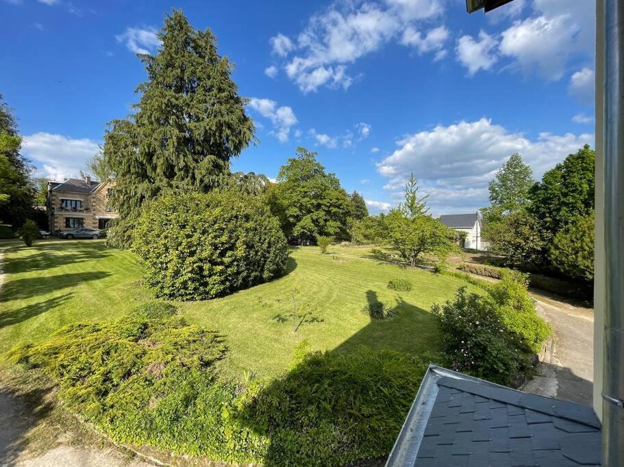 Maison Independante La Quietas Sur Les Hauteurs De Sedan Exteriör bild