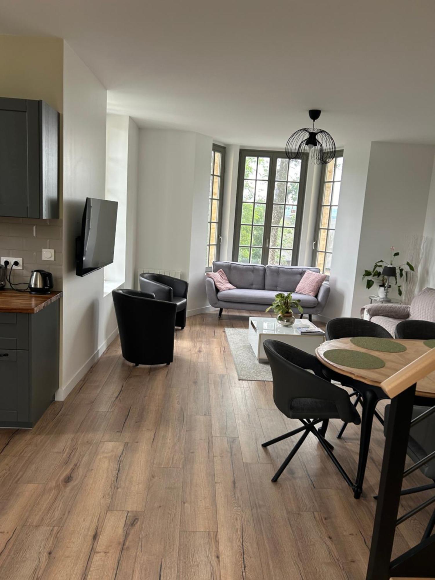 Maison Independante La Quietas Sur Les Hauteurs De Sedan Exteriör bild